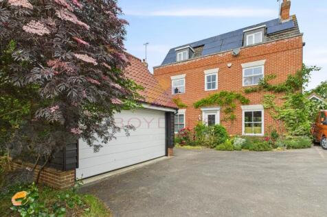 5 bedroom detached house for sale