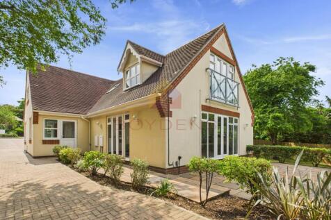 Ashley Gardens, Colchester CO3 4 bed detached house for sale