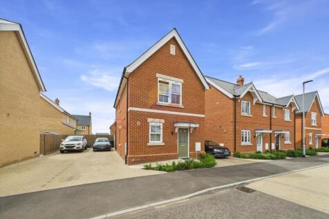 Sapphire Crescent, Colchester CO4 3 bed detached house for sale