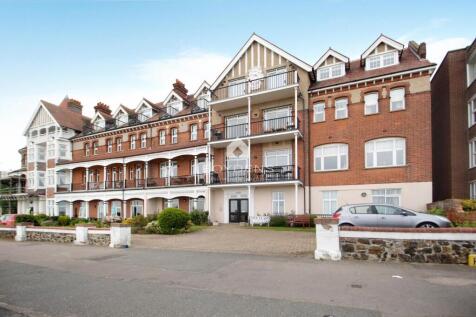 3 bedroom flat for sale