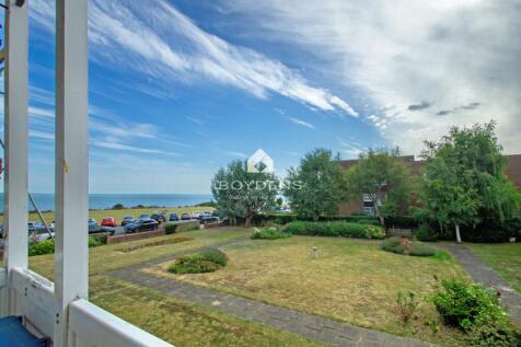 Garden Court, The Esplanade... 2 bed flat for sale