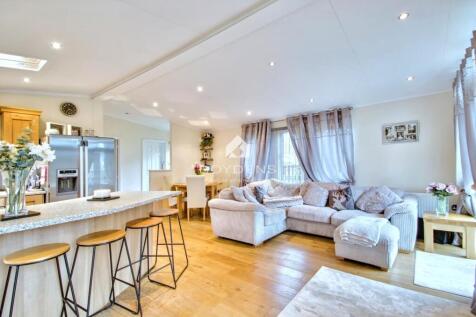 3 bedroom lodge for sale