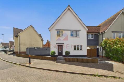 Kiltie Road, Tiptree CO5 4 bed link detached house for sale