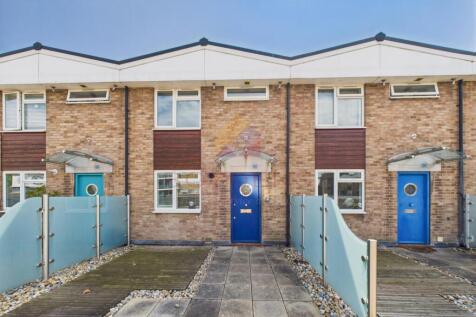 The Vineyards, Chelmsford CM2 2 bed apartment for sale