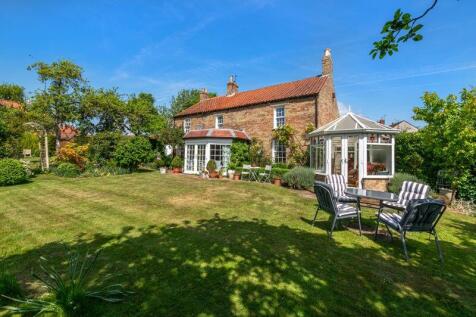 Hillrise, Reepham Road, Fiskerton... 4 bed detached house for sale
