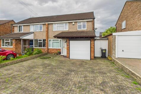 3 bedroom semi-detached house for sale