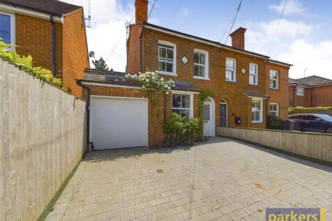 2 bedroom semi-detached house for sale
