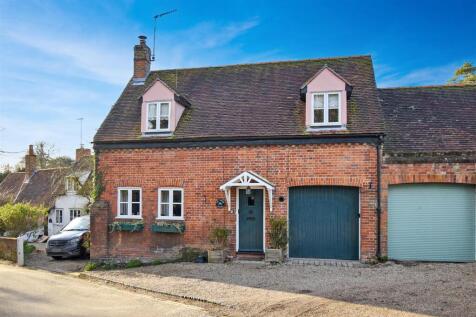 2 bedroom link detached house for sale