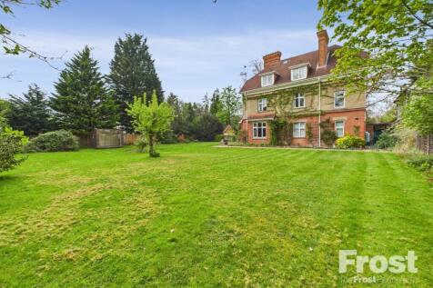 10 bedroom detached house for sale