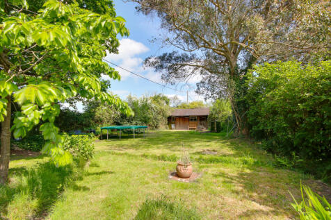 WEST END! CHARACTER COTTAGE WITH... 3 bed detached house for sale