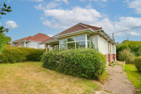 POETS ESTATE! NO FORWARD CHAIN!... 2 bed detached bungalow for sale