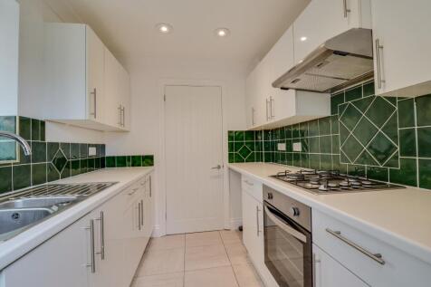 BITTERNE! NO FORWARD CHAIN! UNIQUE... 2 bed detached house for sale