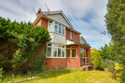 SHOLING! NO FORWARD CHAIN! LOTS OF... 3 bed detached house for sale