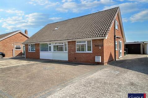Mayfield Drive, Hucclecote... 3 bed semi