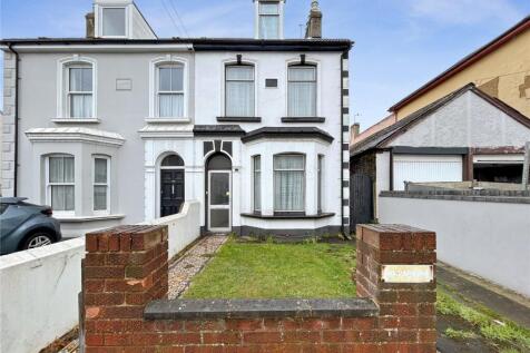 4 bedroom semi-detached house for sale