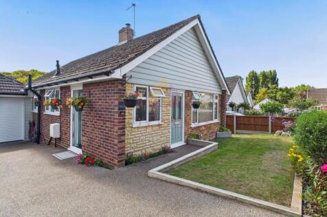 Chilton Court, Sudbury CO10 3 bed bungalow for sale