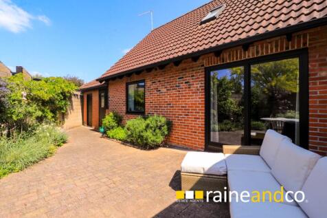 The Ryde, Hatfield 4 bed detached house for sale