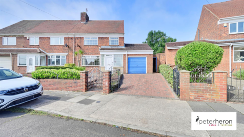 3 bedroom semi-detached house for sale