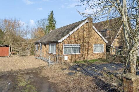 Hardings Row, Iver Heath SL0 2 bed detached bungalow for sale