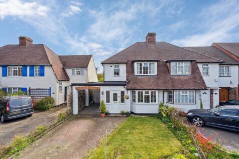 3 bedroom semi-detached house for sale