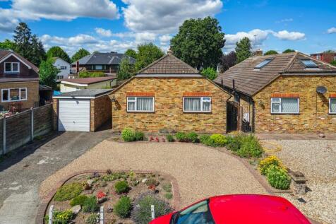 Bathurst Close, Iver SL0 2 bed bungalow for sale