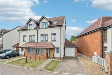 4 bedroom semi-detached house for sale