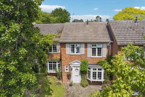 Sycamore Walk, Slough SL3 3 bed terraced house for sale