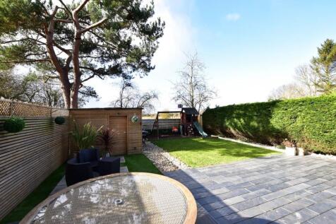 Withycroft, Slough SL3 2 bed maisonette for sale