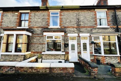 Newport Avenue, Selby 2 bed terraced house for sale