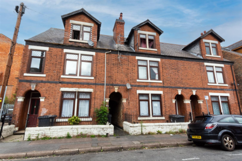 Oxford Street, Long Eaton 3 bed terraced house for sale