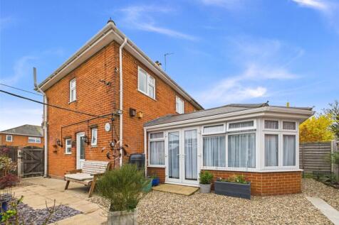 St. Marys Road, Kelvedon, Colchester... 3 bed semi