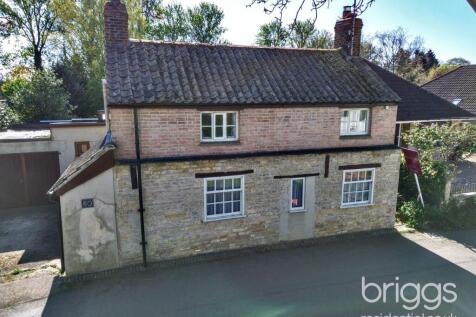 2 bedroom detached house for sale