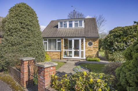 Gurney Close, Caversham, Reading 4 bed chalet for sale