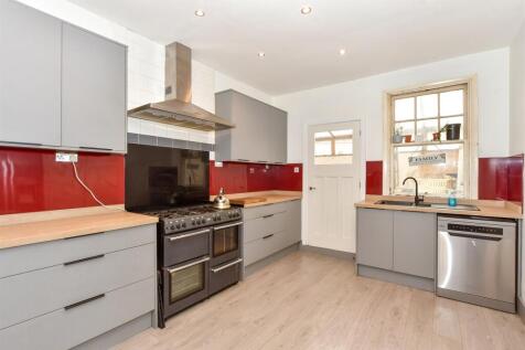 5 bedroom ground floor maisonette for sale