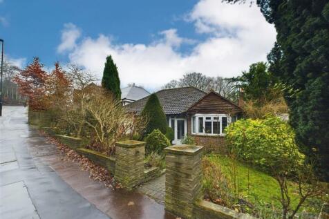 Ballards Way, Croydon 3 bed detached bungalow for sale