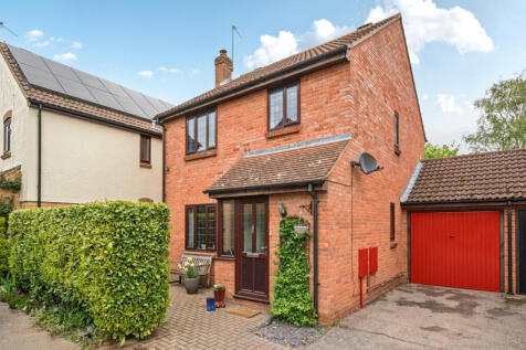 Godwit Court, Kelvedon, Colchester 3 bed link detached house for sale