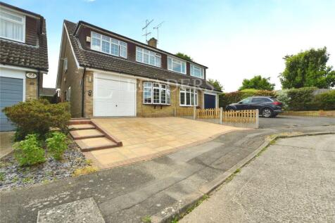 Craiston Way, Chelmsford, Essex 4 bed semi