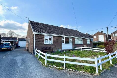 2 bedroom semi-detached bungalow for sale