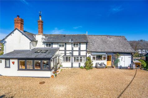 Stoneycroft, East Street, Pembridge... 4 bed detached house for sale