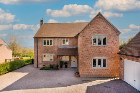 5 bedroom detached house for sale