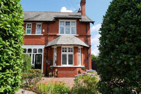 4 bedroom semi-detached house for sale