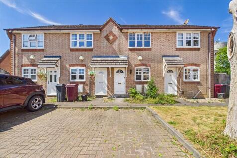 Manor Park Close, Tilehurst, Reading... 2 bed terraced house for sale