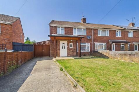 Gainsborough Road, Reading... 3 bed end of terrace house for sale