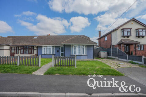 Denham Road, Canvey Island, SS8 3 bed semi
