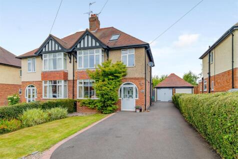 7 Well Meadow Gardens, Shrewsbury ... 4 bed semi