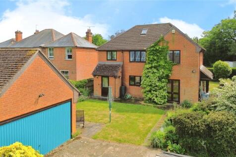 Victoria Road, Mortimer, Reading, RG7 4 bed detached house for sale