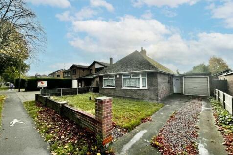 West Elloe Avenue, Spalding 2 bed detached bungalow for sale