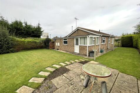 Glen Avenue, Pinchbeck 2 bed detached bungalow for sale