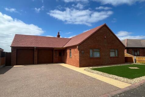 2 bedroom detached bungalow for sale
