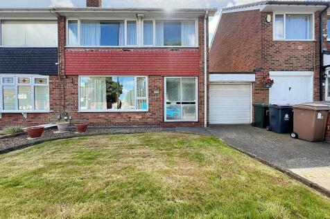 Malvern Road, Preston Grange, North... 3 bed semi